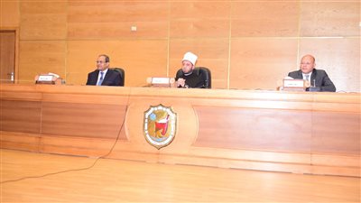 ردًا على المشككين.. أسامة الأزهري يتحدث عن معجزة الإسراء والمعراج بجامعة سوهاج| صور