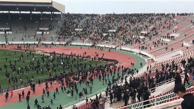 جماهير الجيش الملكي تعتدي على مشجعي المغرب الفاسي عقب مباراة كأس العرش | فيديو