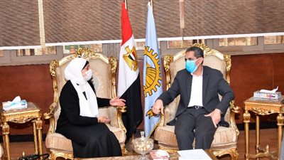 محافظ الغربية يناقش استعدادات منتدى شباب الدلتا