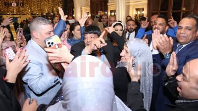 بث مباشر| عبد الباسط حمودة يرقص في حفل خطوبة ابنته وسط فرحة عارمة بين الحاضرين