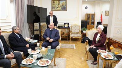 محافظ القاهرة: إقامة 10 معارض للسلع الغذائية بأسعار مخفضة