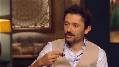 كريم محمود عبد العزيز: والدي كان شايفني مستعجل على الزواج.. وبلاقي نفسي مع بناتي لأني مش عايز أكبر