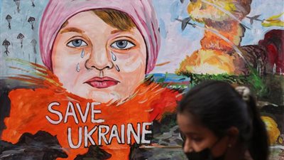 رسّامو العالم يحاربون مع أوكرانيا ضد روسيا بالفرش والألوان