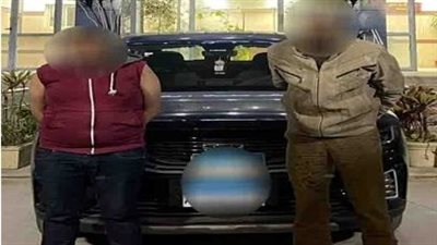 بأسلوب التتبع وكسر الزجاج.. القبض على شخصين لسرقة سائق بالقاهرة