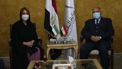 وزير النقل يبحث مع سفيرة الإمارات بالقاهرة تعزيز التعاون المشترك 