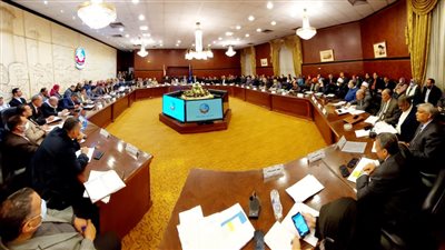 محافظ البحيرة يشدد على الرقابة بالأسواق لضبط الأسعار ويخصص خط ساخن للبلاغات 