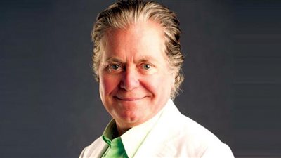 شعر بالغيرة على فنانات عملن معه.. وهذه حقيقة حبه لسعاد حسني| سطور في حياة حسين فهمي