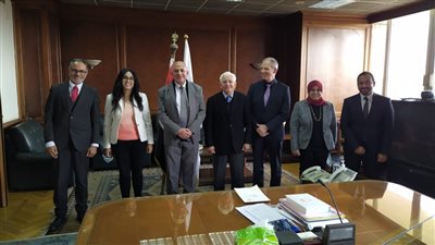 عبد العاطي لخبراء البنك الدولي: المزارعون تحولوا للري الحديث على نفقتهم