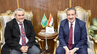 محافظ المنوفية يناقش تطوير النقل الداخلي