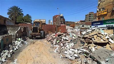 إزالة 42 حالة تعد على أراضي الدولة بأسوان