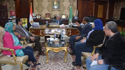 محافظ المنيا يستقبل وفد برنامج التنمية المحلية بصعيد مصر