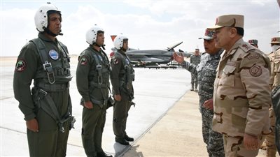 الفريق أسامة عسكر رئيس أركان حرب القوات المسلحة يتفقد إحدى القواعد الجوية