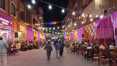 موائد طعام وسرادق مديح.. تواصل الاحتفالات بالليلة الختامية لـ مولد أبو الحجاج الأقصري|صور