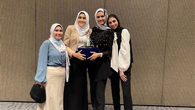 طلاب كلية الصيدلة جامعة الإسكندرية يحصدون المركز الأول في معرض دوفات بدبي.. وأحد المشاركين: لم نتوقع الفوز |فيديو