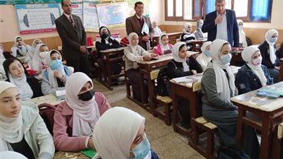 وكيل تعليم الشرقية يشيد بارتفاع المستوى الدراسي للطلاب داخل المدارس