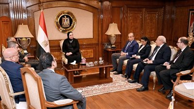 وزيرة الصناعة: حريصون على التعاون مع الكيانات الاقتصادية العربية لضمان الاستثمار وائتمان الصادرات