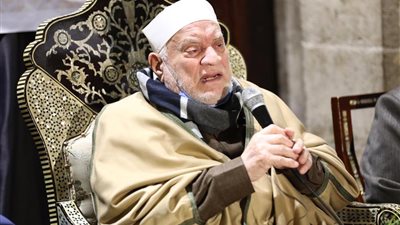 أحمد عمر هاشم: الدعوة للحاكم واجبة وليست محاباة له