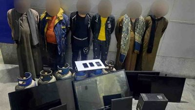 شاشات وأنابيب وأجهزة منزلية.. القبض على متهمين بسرقة المنازل بالطالبية