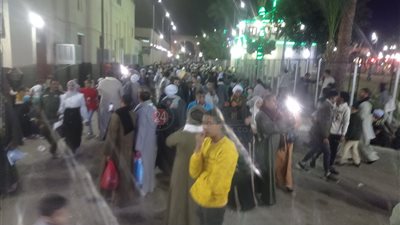 مدد يا قناوي.. الآلاف يحتفلون بالليلة الختامية لمولد سيدي عبدالرحيم في قنا