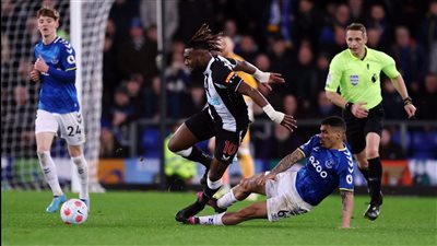 بـ 10 لاعبين.. إيفرتون يقتنص ثلاث نقاط مهمة من نيوكاسل في الدوري الإنجليزي