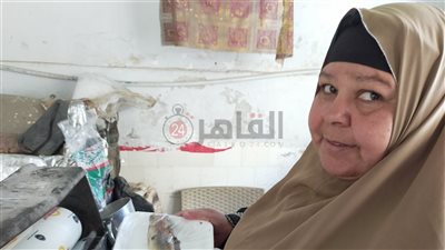 قُبيل عيد الأم.. قصة كفاح «نورا» أشهر بائعة فسيخ بالفيوم: ربيت عيالي منه بعد وفاة زوجي.. باكل من البضاعة قبل ما الزبون ياكل منها |فيديو