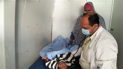 خلال يومين.. صحة المنوفية توقع الكشف على 1384 مواطنا في قافلة علاجية بعزبة كرم | صور