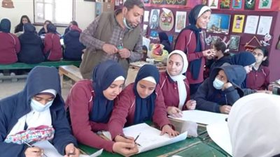 ورش أعمال فنية في احتفالات عيد الأم بثقافة أحمد بهاء الدين