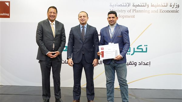  حفل تكريم وتسليم