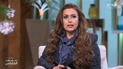 سيمون: فكرت أسيب الفن بسبب الشائعات.. وفاتن حمامة نصحتني |فيديو