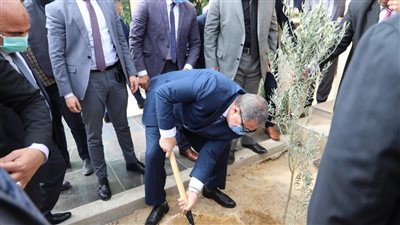 سعفان ومحافظ البحيرة يشاركان في زراعة 1100 شجرة ضمن استعدادات مصر لمؤتمر التغير المناخي