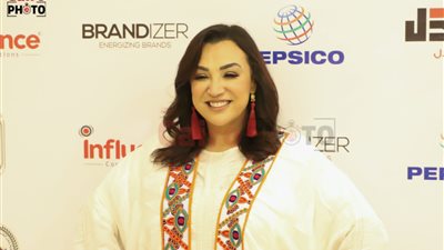 أول ظهور لـ صفاء جلال بعد تعافيها من فيروس كورونا في مؤتمر شارع أليف