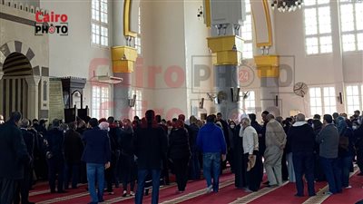 مشاهد من صلاة الجنازة على بهيرة الشاوي زوجة رجل الأعمال صفوان ثابت