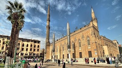 تم غلقه منذ أيام.. أول صور لأعمال التطوير والصيانة بمسجد الإمام الحسين