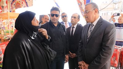 محافظ سوهاج يتفقد السلاسل التجارية ومنافذ بيع السلع الغذائية |صور