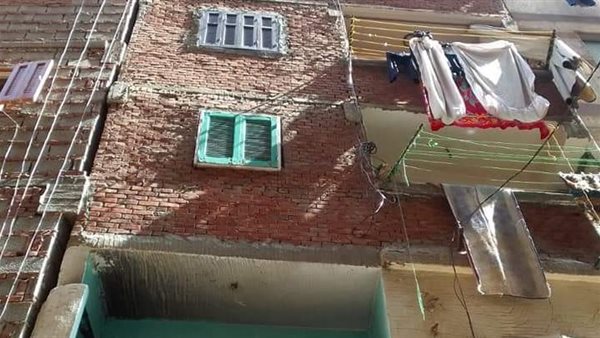 انهيار سقف عقار في