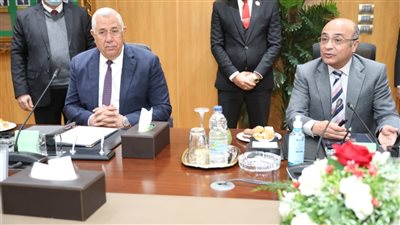 وزيرا العدل والزراعة يوقعان عقدًا لنقل أراضي ومباني لإقامة محكمة بالقناطر الخيرية | صور