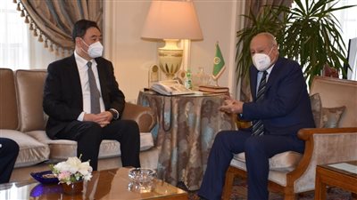 استعدادا للقمة العربية الصينية الأولى بالسعودية.. أبو الغيط يلتقي مبعوث بكين بالشرق الأوسط