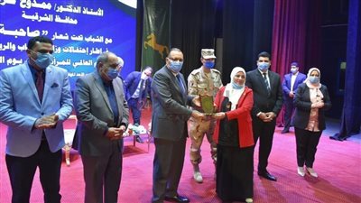 مكافحة ومربية أجيال.. تتويج وحيدة الديداموني بـ الأم المثالية على مستوى الجمهورية