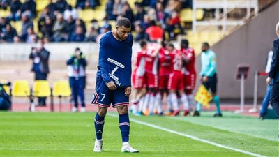 موناكو يضرب باريس سان جيرمان بثلاثية نظيفة في قمة الدوري الفرنسي