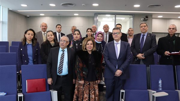 السفيرة مشيرة خطاب