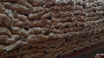 توفير مواد غذائية لتوزيعها على الأسر المستحقة بالبحيرة