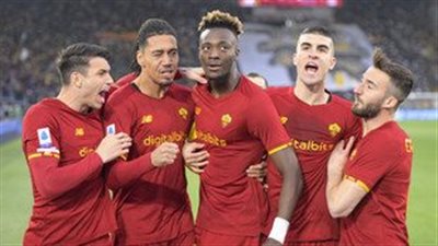 روما يضرب موعدًا مع فاينورد في نهائي دوري المؤتمر الأوروبي