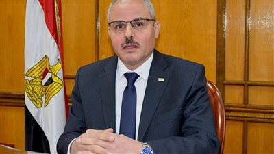 رئيس جامعة قناة السويس: نجاح عملية جراحية لإصلاح تمدد بالشريان الأورطي البطني