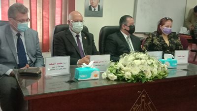  رئيس جامعة بنها خلال احتفالية يوم الطبيب: حريصون على دعم الأطقم الطبية