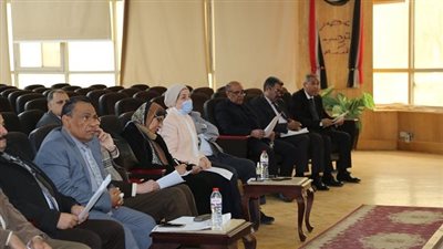 مجلس جامعة الفيوم يُناقش مقترح إنشاء صندوق رعاية المبتكرين والنوابغ