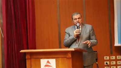 سعفان ومحافظ الشرقية يسلمان 144 عقد عمل لـ قادرون باختلاف