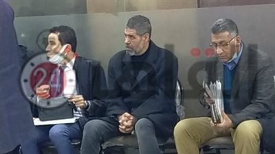 وصول أسرة حنين حسام لجلسة محاكمتها في قضية الاتجار بالبشر| صور 