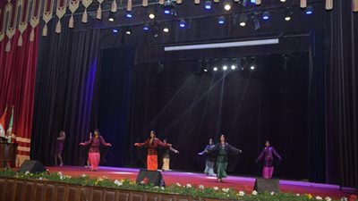 حفل غنائي واستعراضي بجامعة القاهرة لفرقة رضا وفريق أنغام الشباب