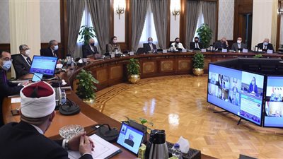 رئيس الوزراء يستعرض مقترحًا لتطوير المنطقة الغربية بمدينة العلمين الجديدة