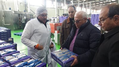 الغضبان يشيد بمنتجات مصنع الحلويات جنوب بورسعيد | صور 